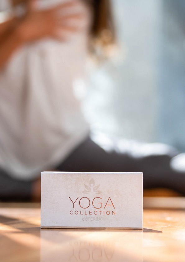 Yoga mit ätherischen Ölen und der doTERRA Yoga Collection für Entspannung, innere Balance und Achtsamkeit im Alltag