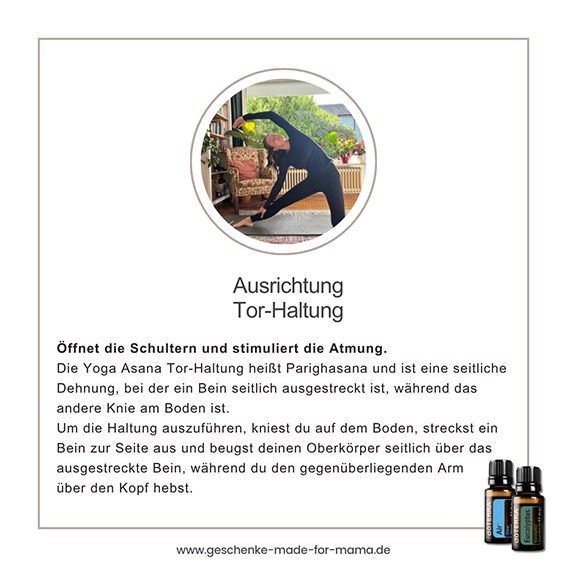 Frau in der Yoga Tor-Haltung (Parighasana) mit dem Text „Öffnet die Schultern und stimuliert die Atmung“. Seitliche Dehnung im Yoga für Ausrichtung und Weite.